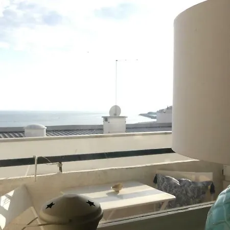 Beachside Sunny Balcony *