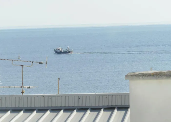 Beachside Sunny Balcony