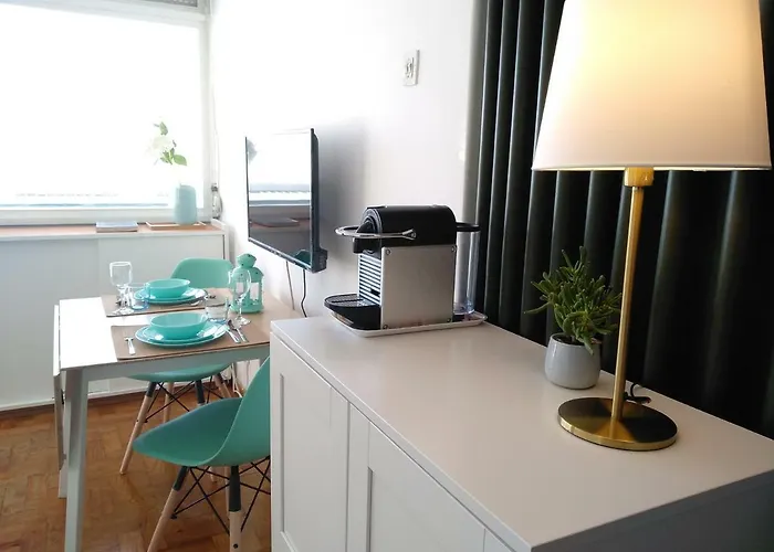 Beachside Sunny Balcony *