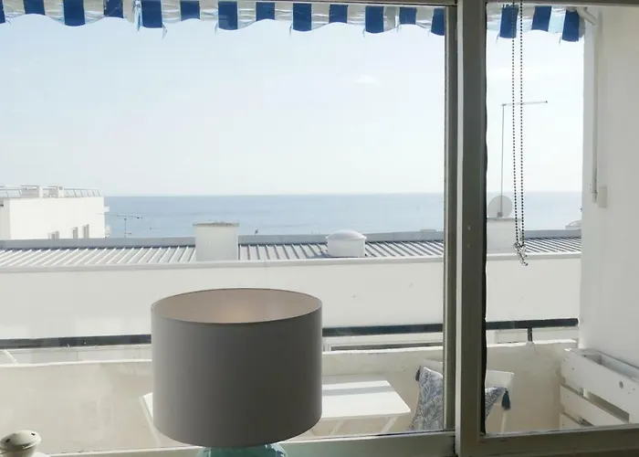 Beachside Sunny Balcony * Sesimbra