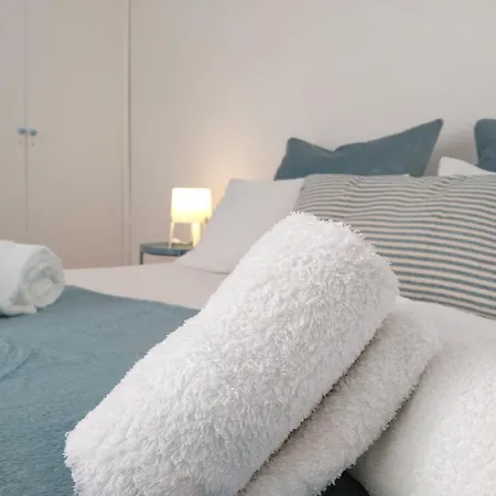 度假居 Beachside Sunny Balcony *