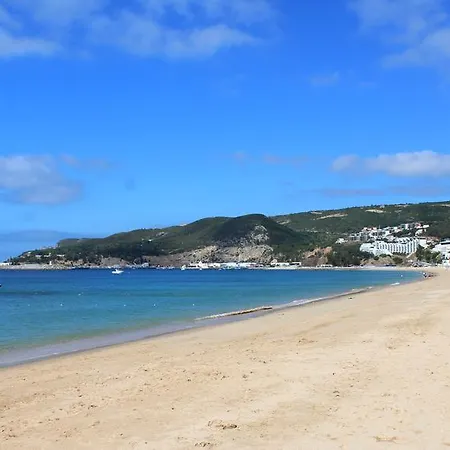 Beachside Sunny Balcony * Sesimbra
