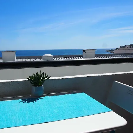 Beachside Sunny Balcony