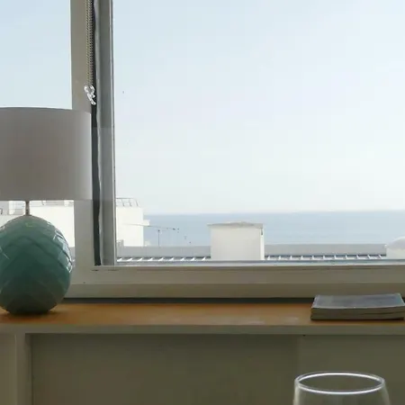 Beachside Sunny Balcony 度假居