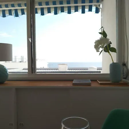Beachside Sunny Balcony 度假居