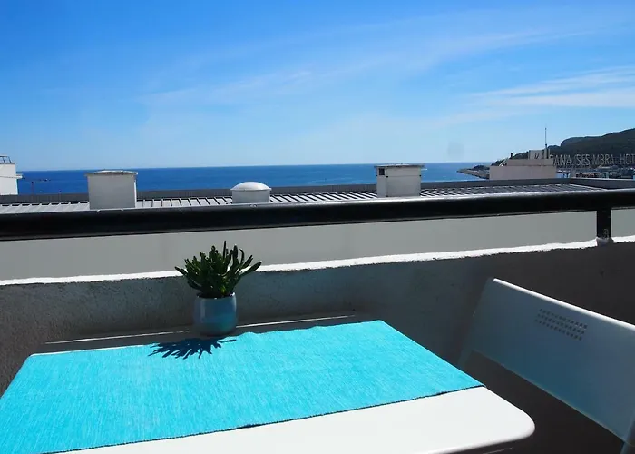 Beachside Sunny Balcony