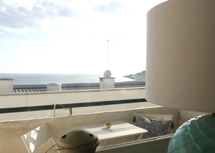 Beachside Sunny Balcony *